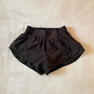 Black Lululemon Hotty Hot Shorts 2.5in